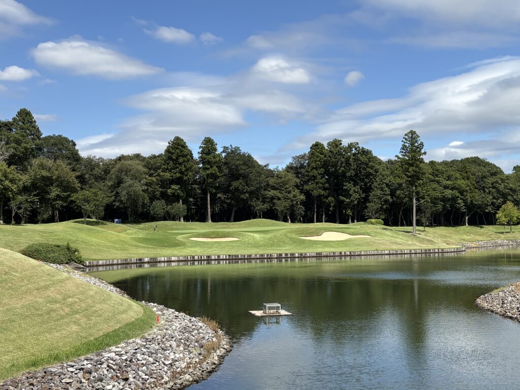 麻倉Hole17